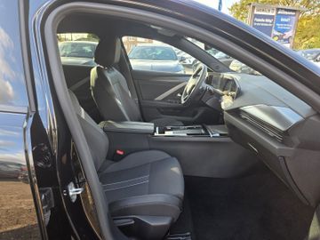 Bild 11 Opel Astra GS AT/NAVI/SHZ+LHZ/PDC vo+hi+360/ACC