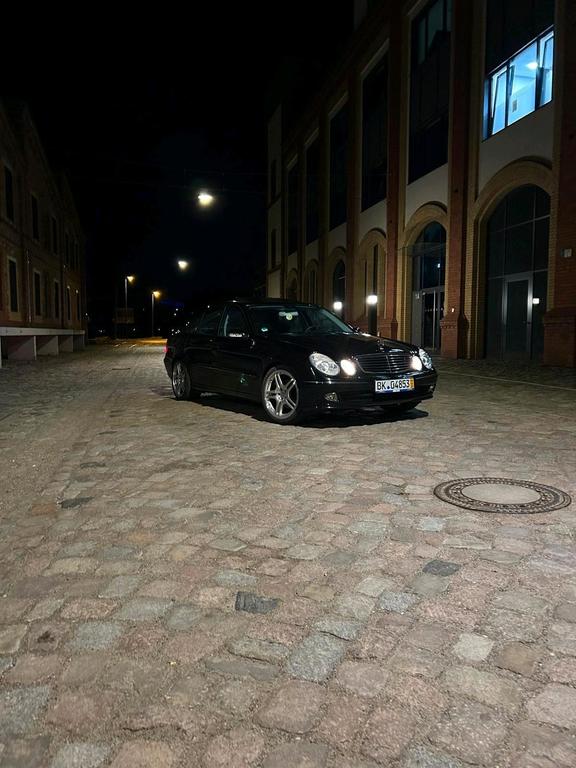 Mercedes-Benz E 320