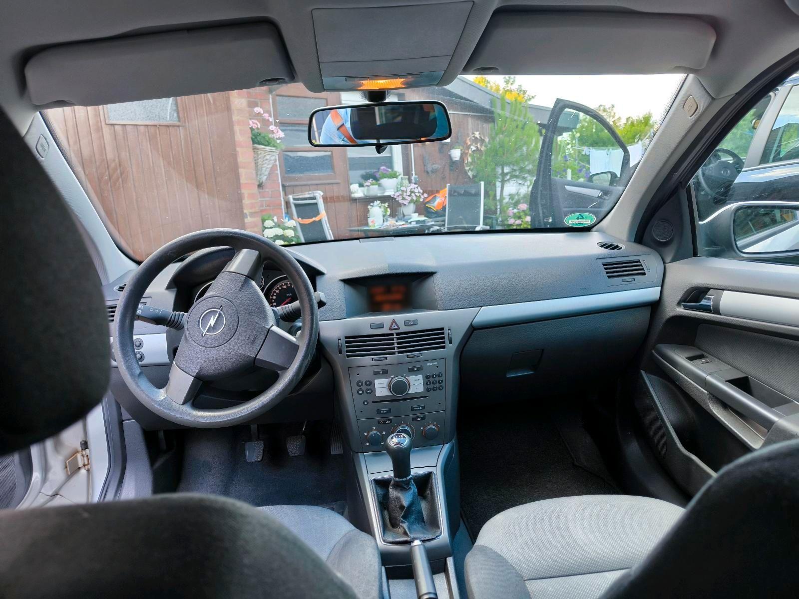 Opel Astra 2006 — photo 7