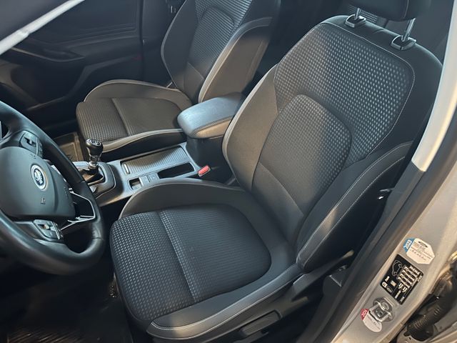Fahrzeugabbildung Ford Focus Turnier Cool & Connect *Neues Modell*