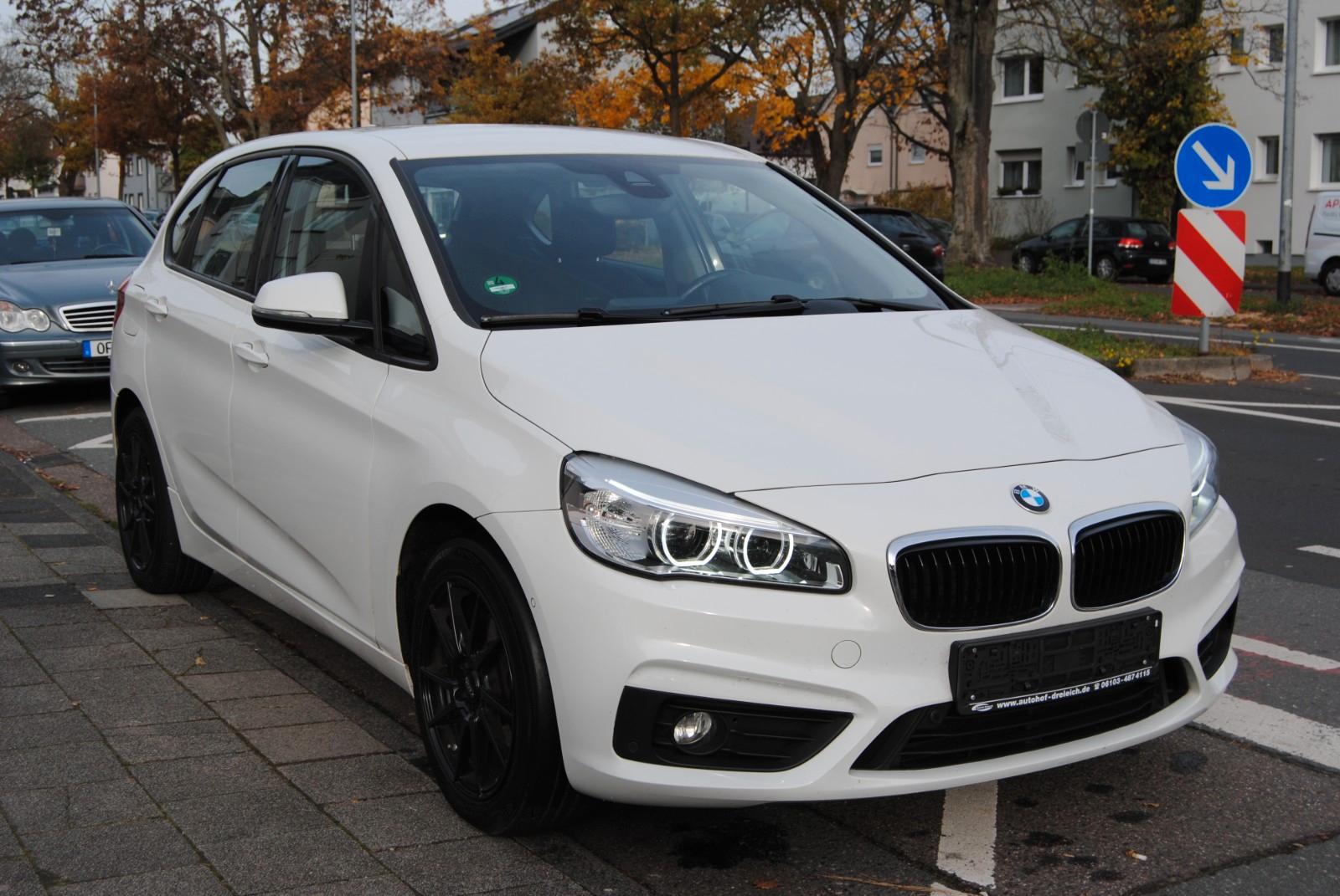 BMW 218 d Active Tourer *LED*PDC*SHZ*AHK*2.HAND*