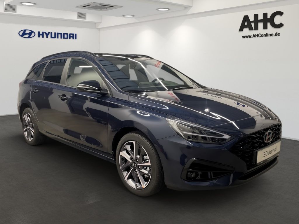 Fahrzeugabbildung Hyundai i30 Kombi 1.5 T-GDI 7-DCT Advantage AUT DynLicht