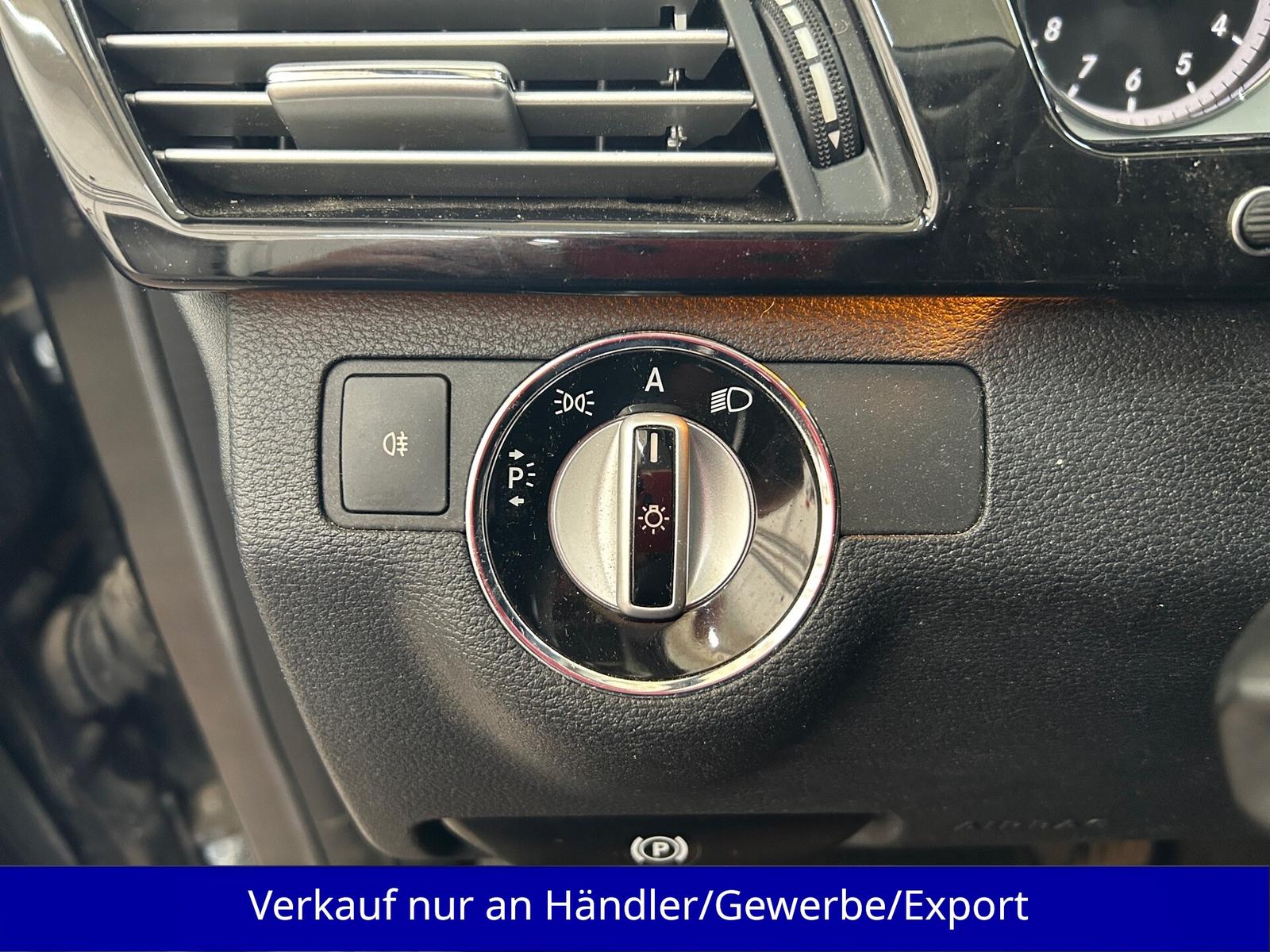 Mercedes-Benz E200 2010 — photo 15