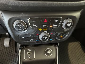 Bild 15 Jeep Compass Limited FWD