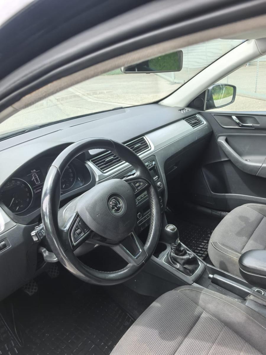 Skoda Rapid 2014 — photo 5