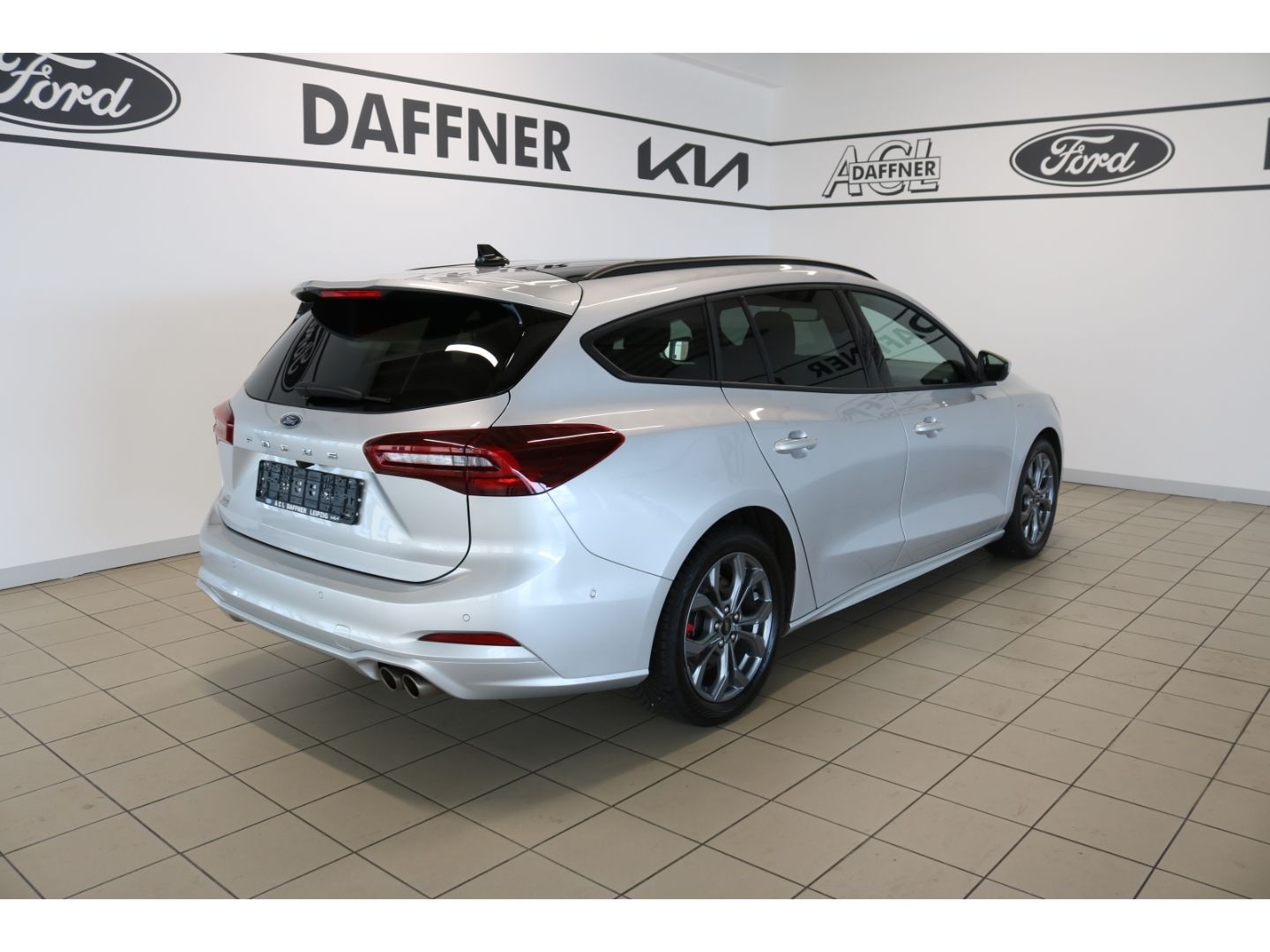 Fahrzeugabbildung Ford Focus Turnier ST-Line X 1.0 EcoBoost EU6d