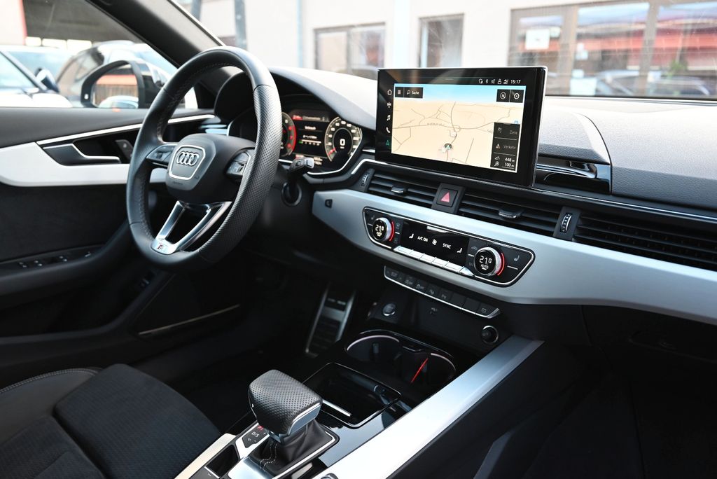 AUDI A4 2023