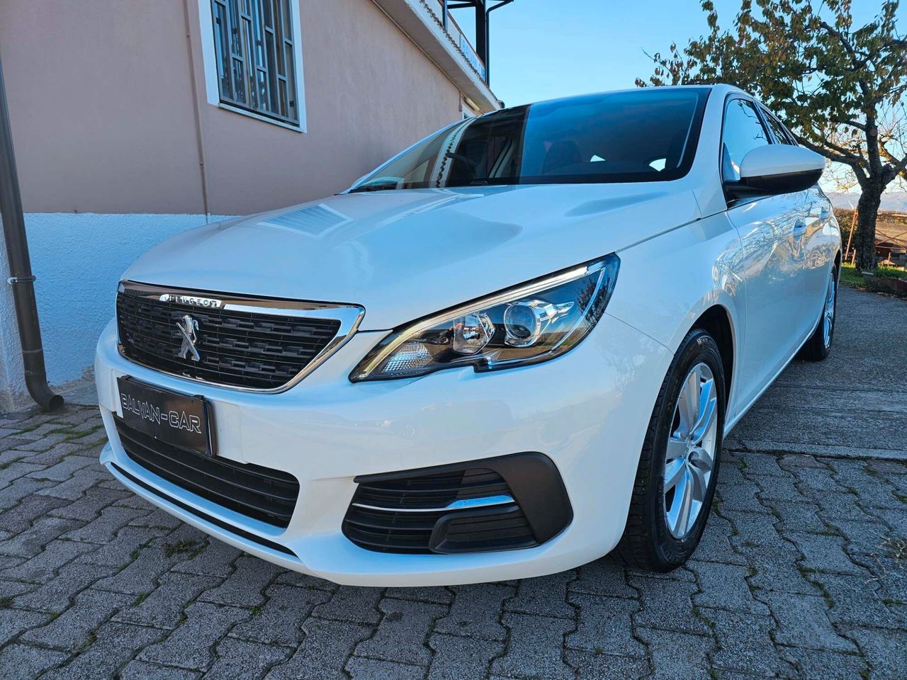 PEUGEOT 308