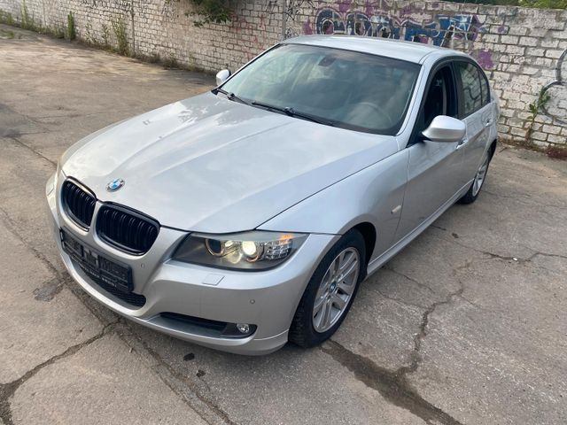 BMW 318 Baureihe 3 Lim. 318i  ein Jahr Gewäh  Xenon