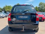 Kia Carens EX 2.0l HU neu/AHK/PDC/Klimaautomatik - Kia Carens: Automatik