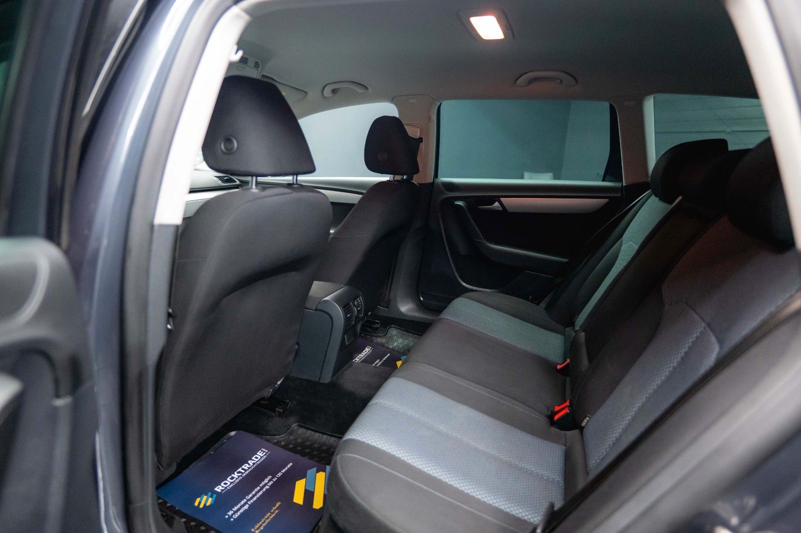 Fahrzeugabbildung Volkswagen Passat Variant 1.6 TDI Trendline BlueMotion TÜV