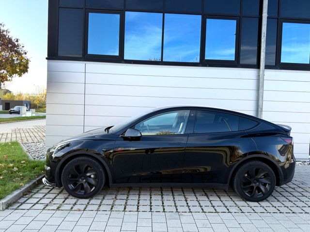 Tesla Model Y Long Range Dual AWD