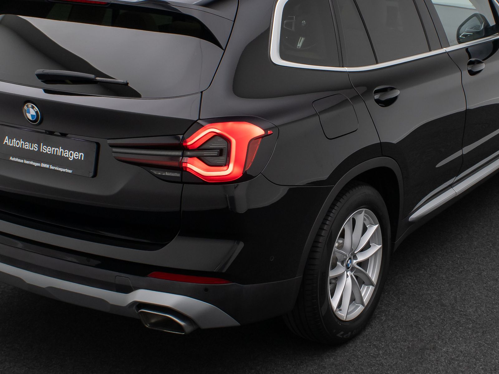 Fahrzeugabbildung BMW X3 xD30d H/K DAB Kamera Leder Panorama MSport