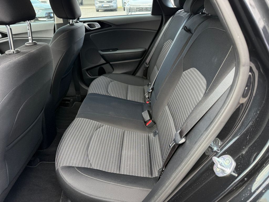 Fahrzeugabbildung Kia Ceed 1.5 T-GDI Vision DCT