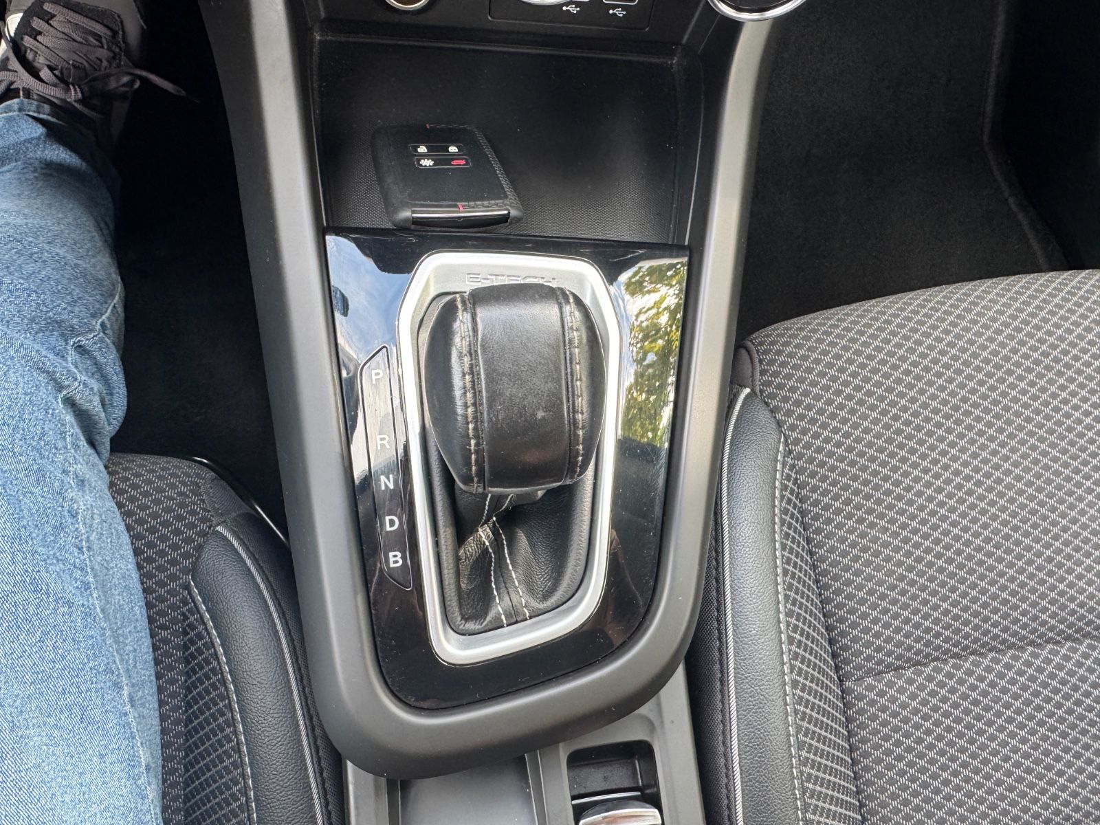 Fahrzeugabbildung Renault Arkana Intens E-Tech LED+NAVI+ACC+Kamera