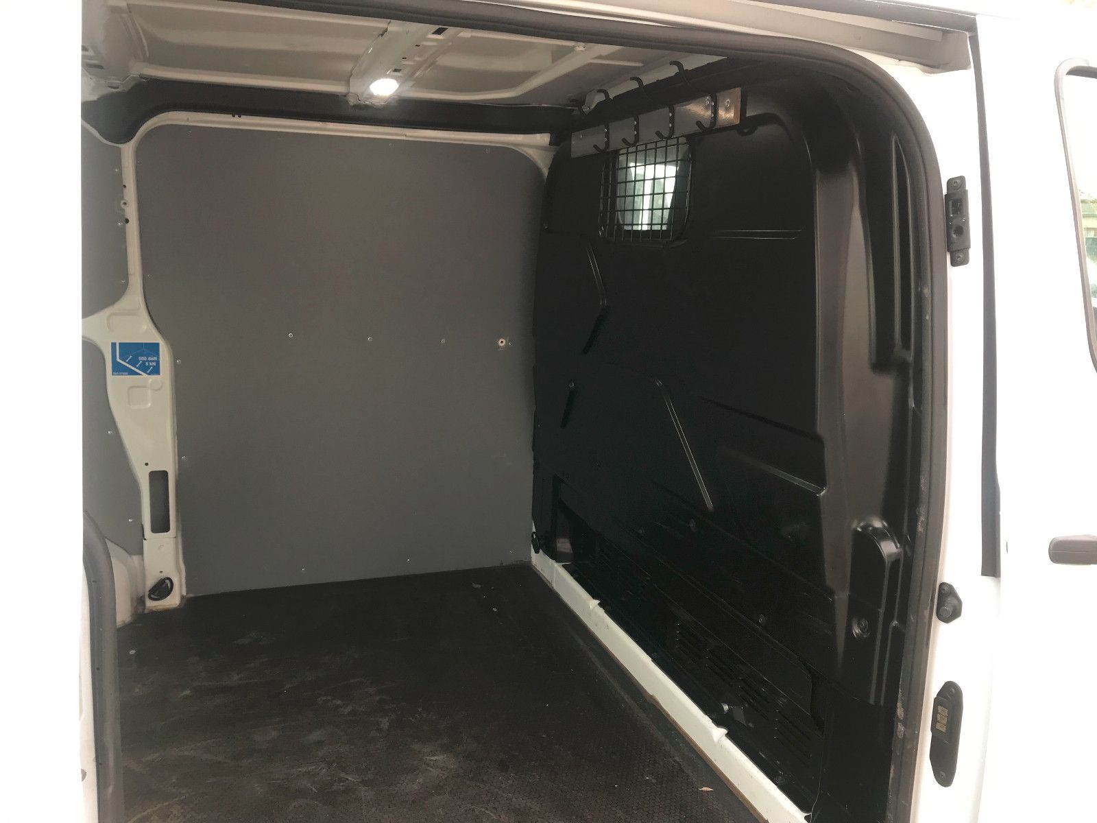 Fahrzeugabbildung Ford TransitCustomKasten340 L1Trend,AHK,STH,PDC,LED