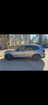 BMW X5 xDrive50i - - BMW X5: Xdrive50i