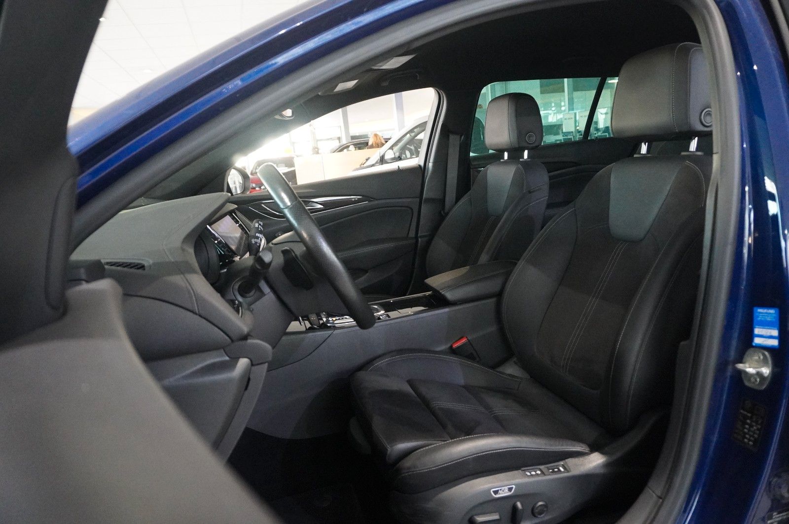 Fahrzeugabbildung Opel Insignia B ST 2.0D ULTIMATE NAVI/OPC/KAMERA/AHK