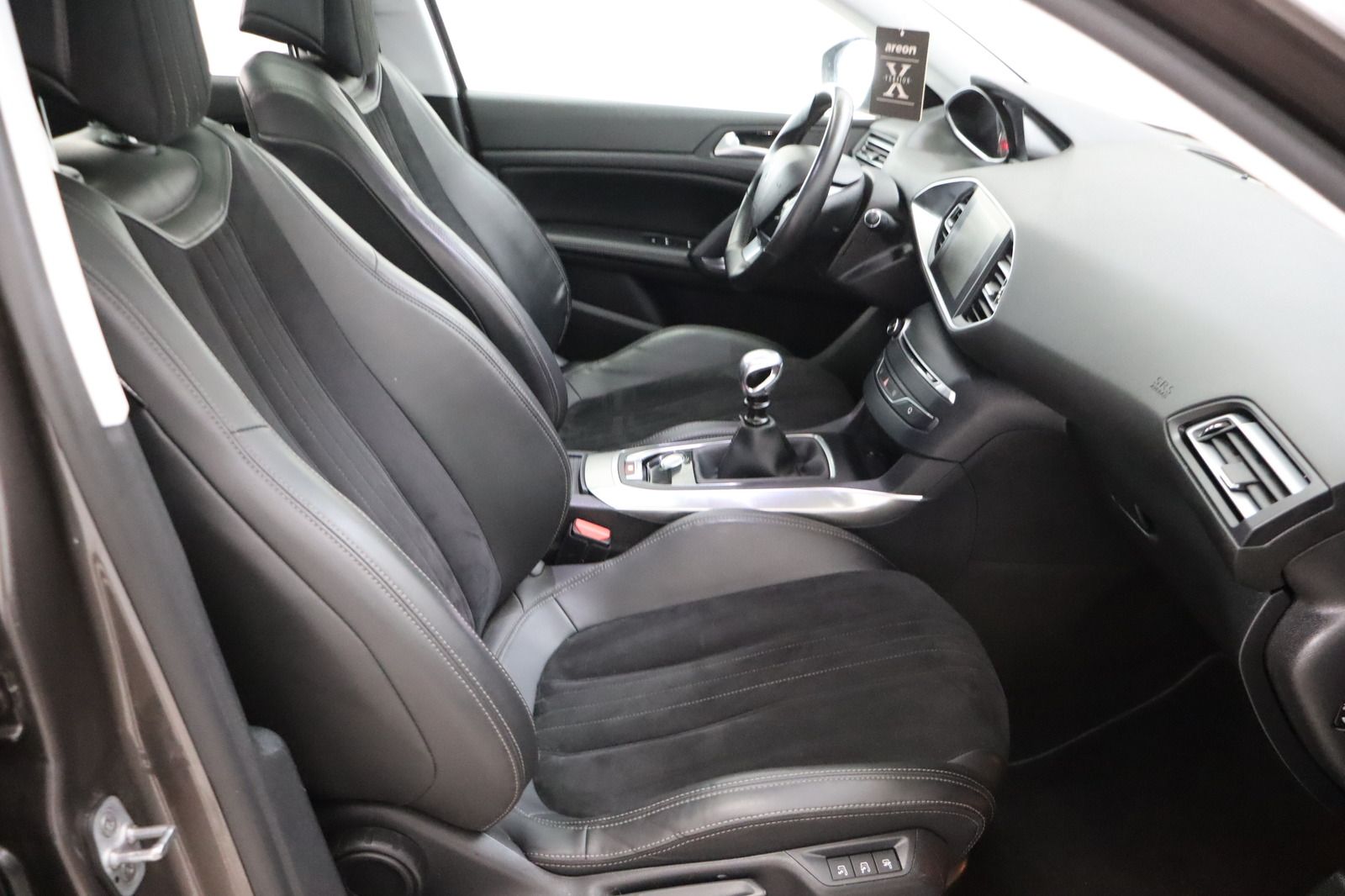 Fahrzeugabbildung Peugeot 308 Active * LED * Navi * Massage