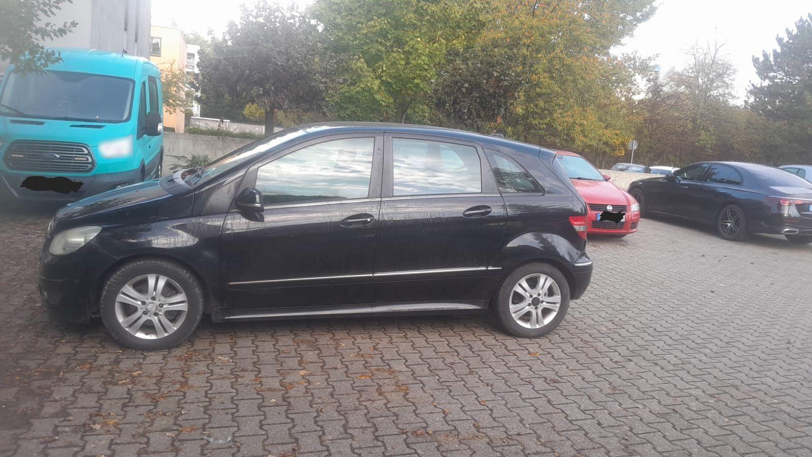 Mercedes-Benz B 200