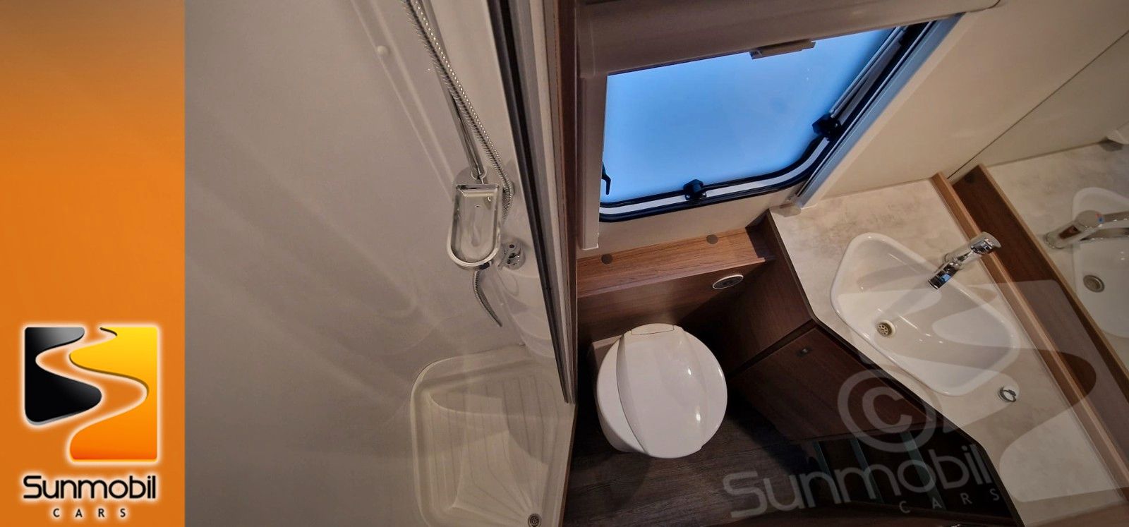 Fahrzeugabbildung Knaus Sport 500 KD E-Power 1.700kg Premium Tür