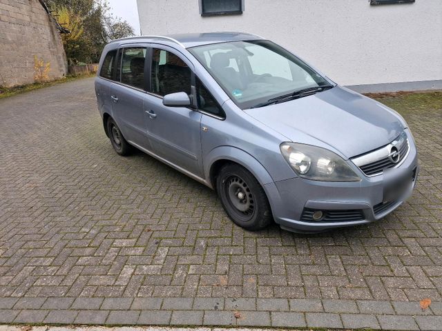 Opel zafira 1,8 7 sitzer tüv 04/2026 benzi...