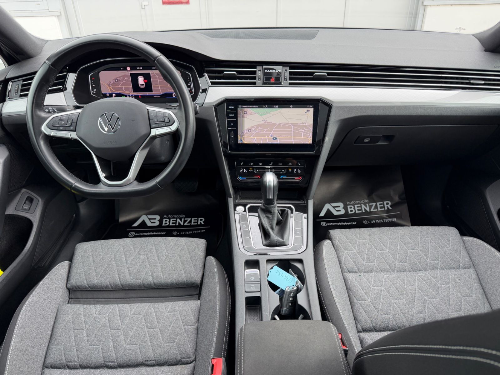Fahrzeugabbildung Volkswagen Passat Business/AHK/Pano/LED/R-Cam/CarPlay/NAVI