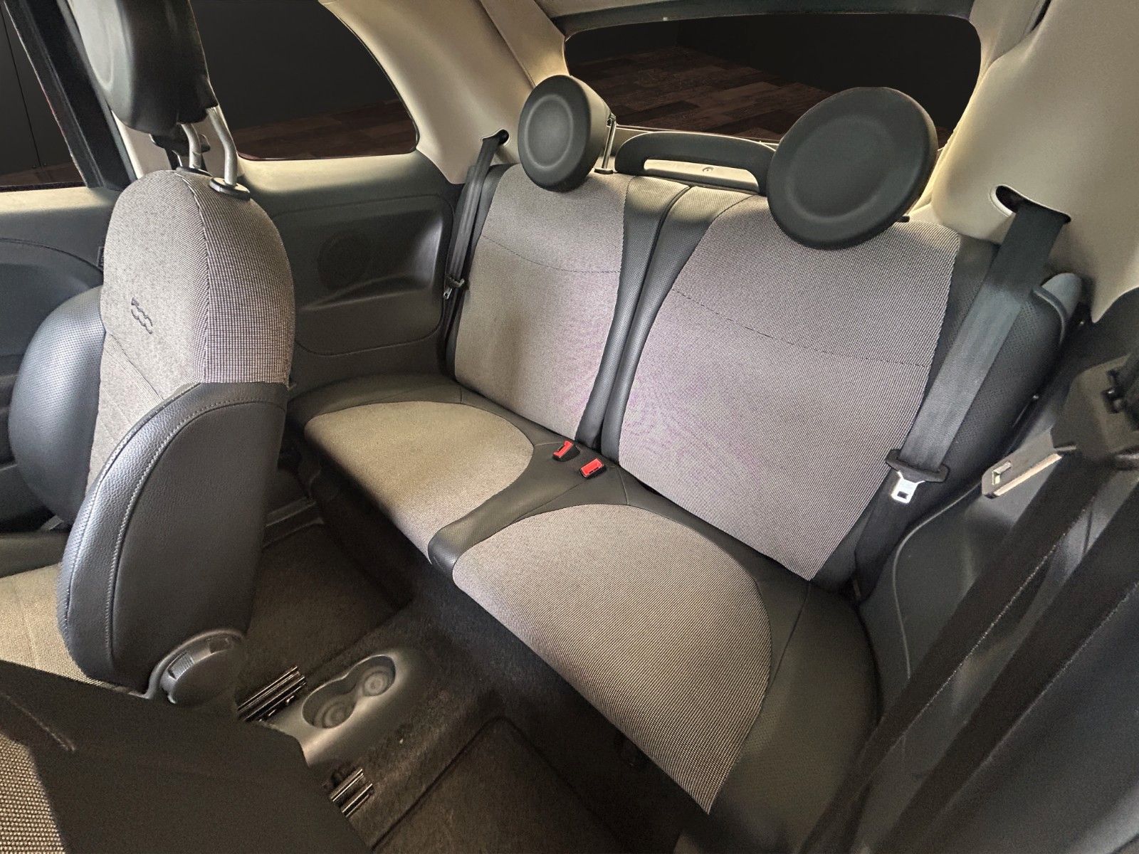 Fahrzeugabbildung Fiat 500 Lounge Cabrio/Klima/Alufelgen/