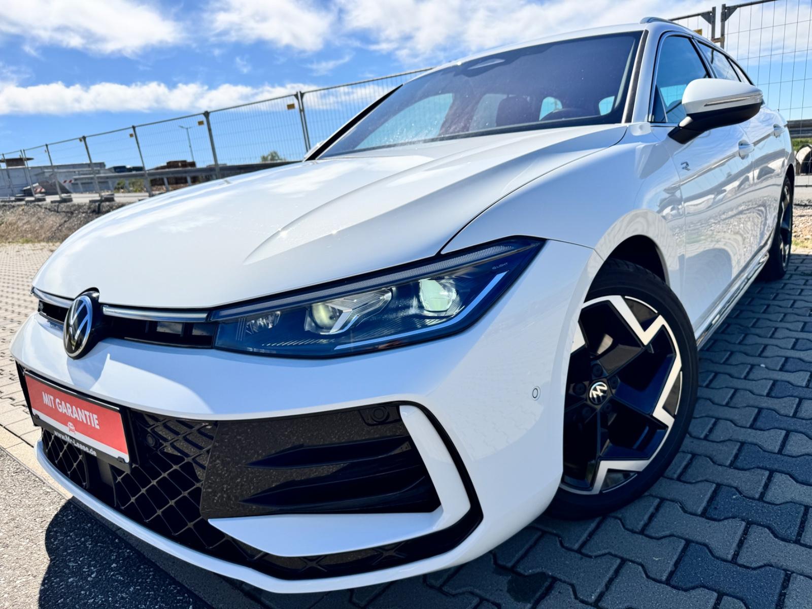 Volkswagen Passat Variant R Line AHK STANDHZG IQ MASSAGEx2