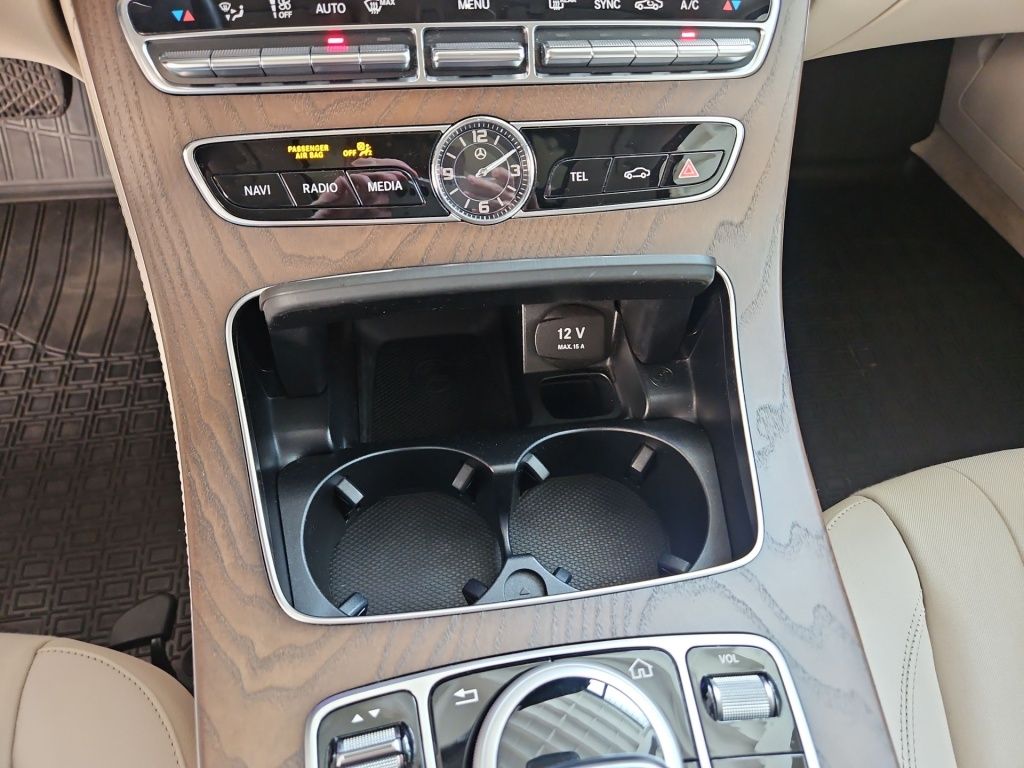 Fahrzeugabbildung Mercedes-Benz E 250 LUXURY AHK Comand Kamera LED