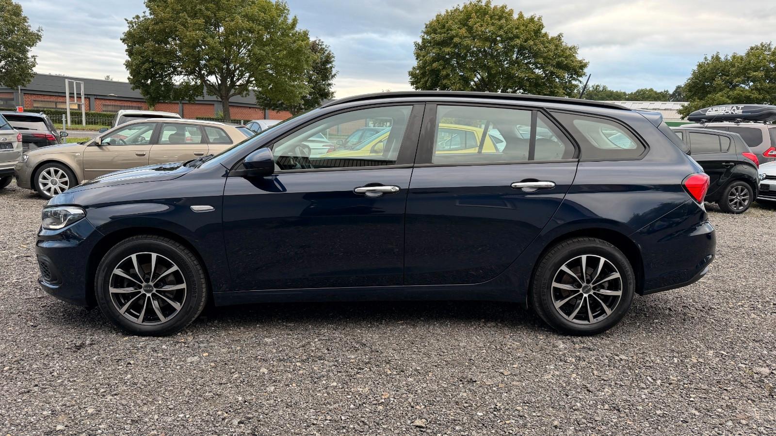 Fiat Tipo Easy Navi Klima Led Tempomat 8-fach bereift