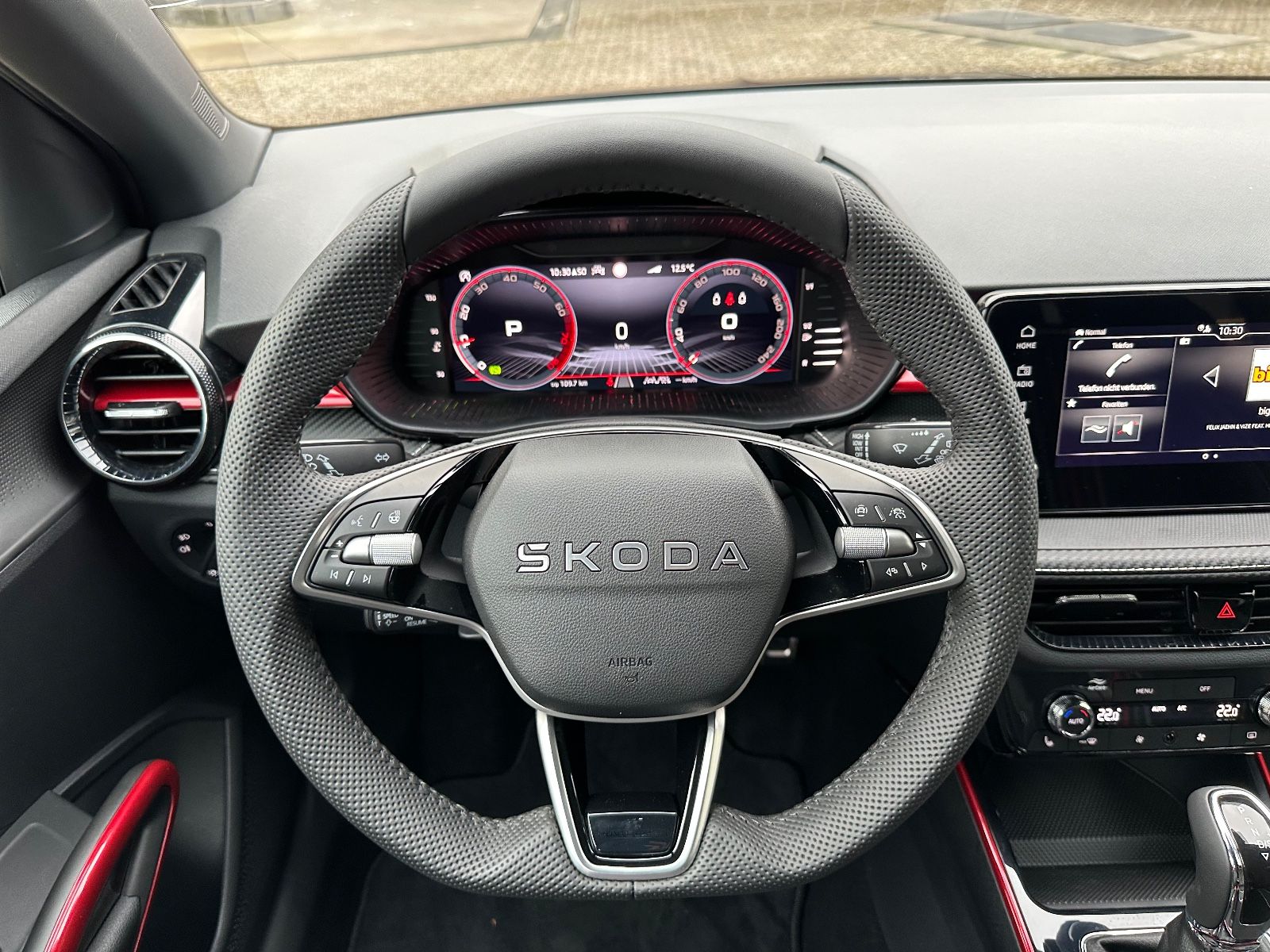 Fahrzeugabbildung SKODA Fabia Monte Carlo 1.0 TSI DSG ACC/SHZG/CarPlay