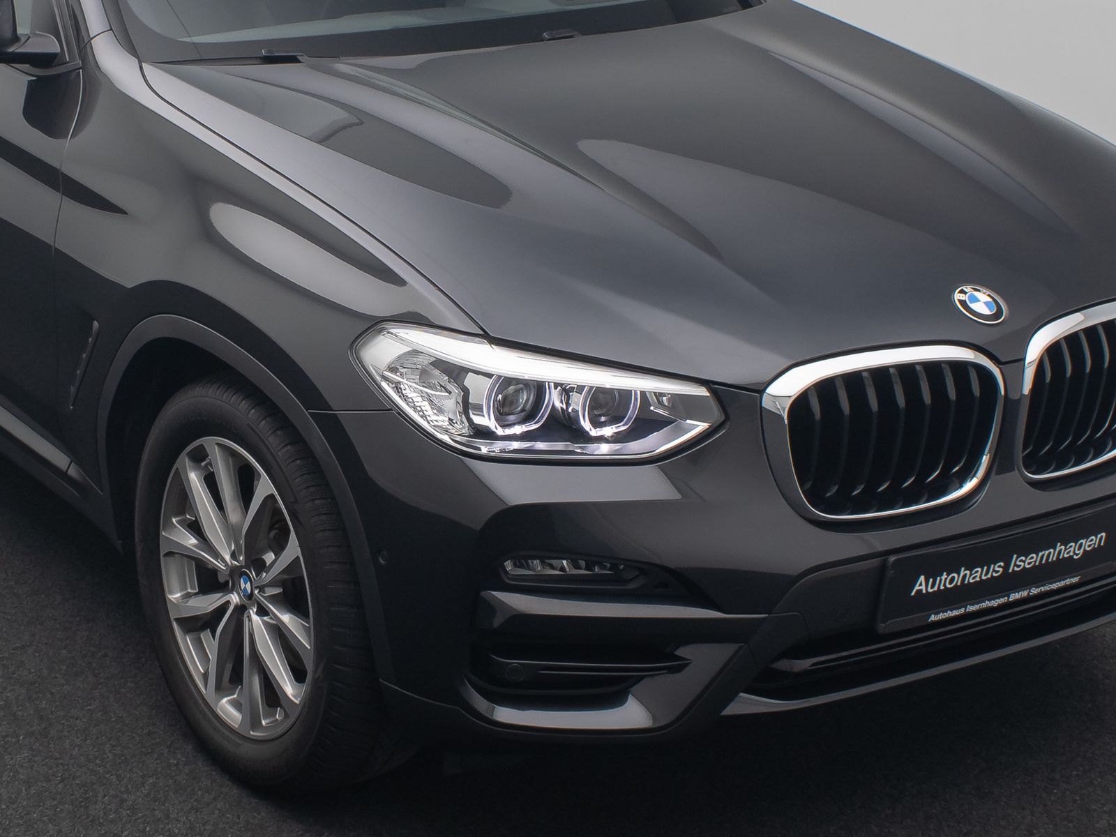 Fahrzeugabbildung BMW X3 xD20d Kamera HUD HiFi AHK Komfort Sport 19"