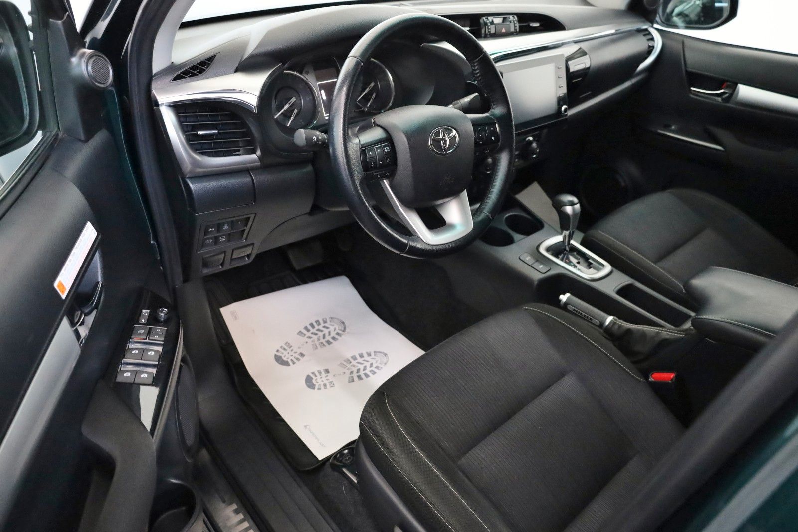 Fahrzeugabbildung Toyota Hilux 2.8 Executive, Navi, Hardtop,ACC,LED, AHK