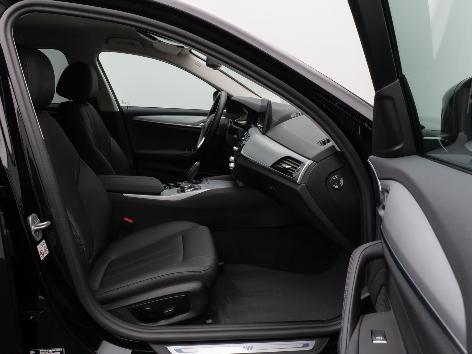 Fahrzeugabbildung BMW 530i Kamera DAB CockPitPro Leder Alarm LED