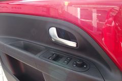 Fahrzeugabbildung Volkswagen up  move BMT (121)  *SCHECKHEFT / NAVI / PDC / 1
