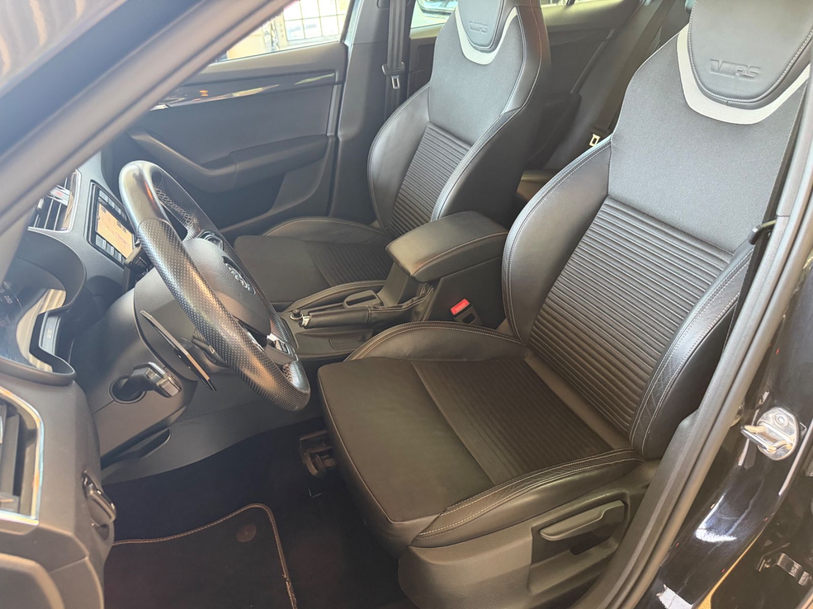 Fahrzeugabbildung SKODA Octavia Combi RS
