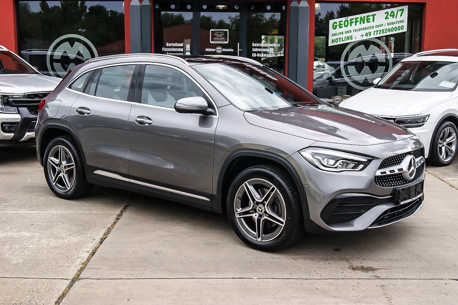 Fahrzeugabbildung Mercedes-Benz GLA 250 e AMG MBUX PANORAMA LEDER ANHZV