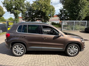Volkswagen Tiguan - 9