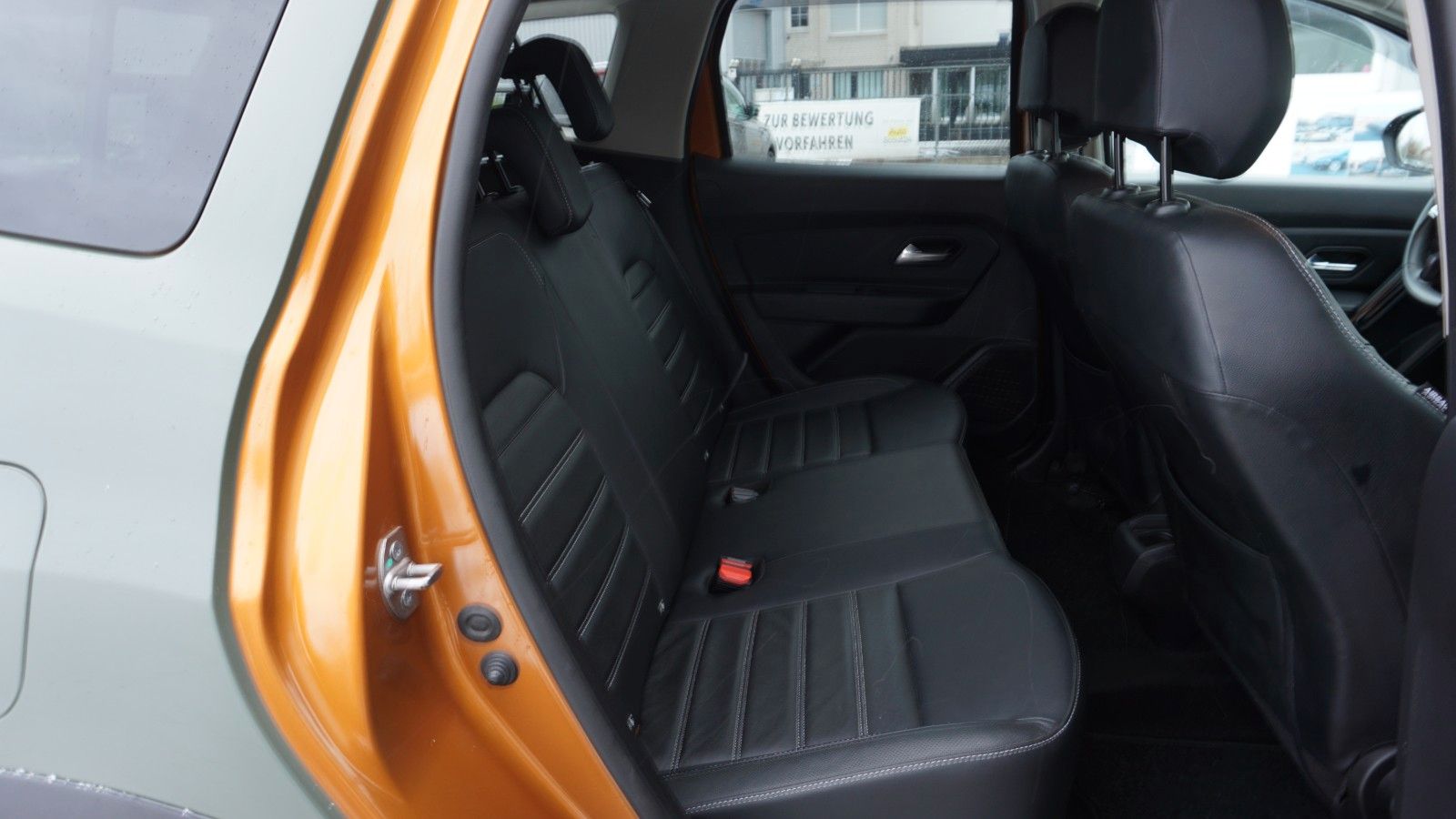 Fahrzeugabbildung Dacia Duster Adventure AHK,Scheckheft,Leder,LED,Navi