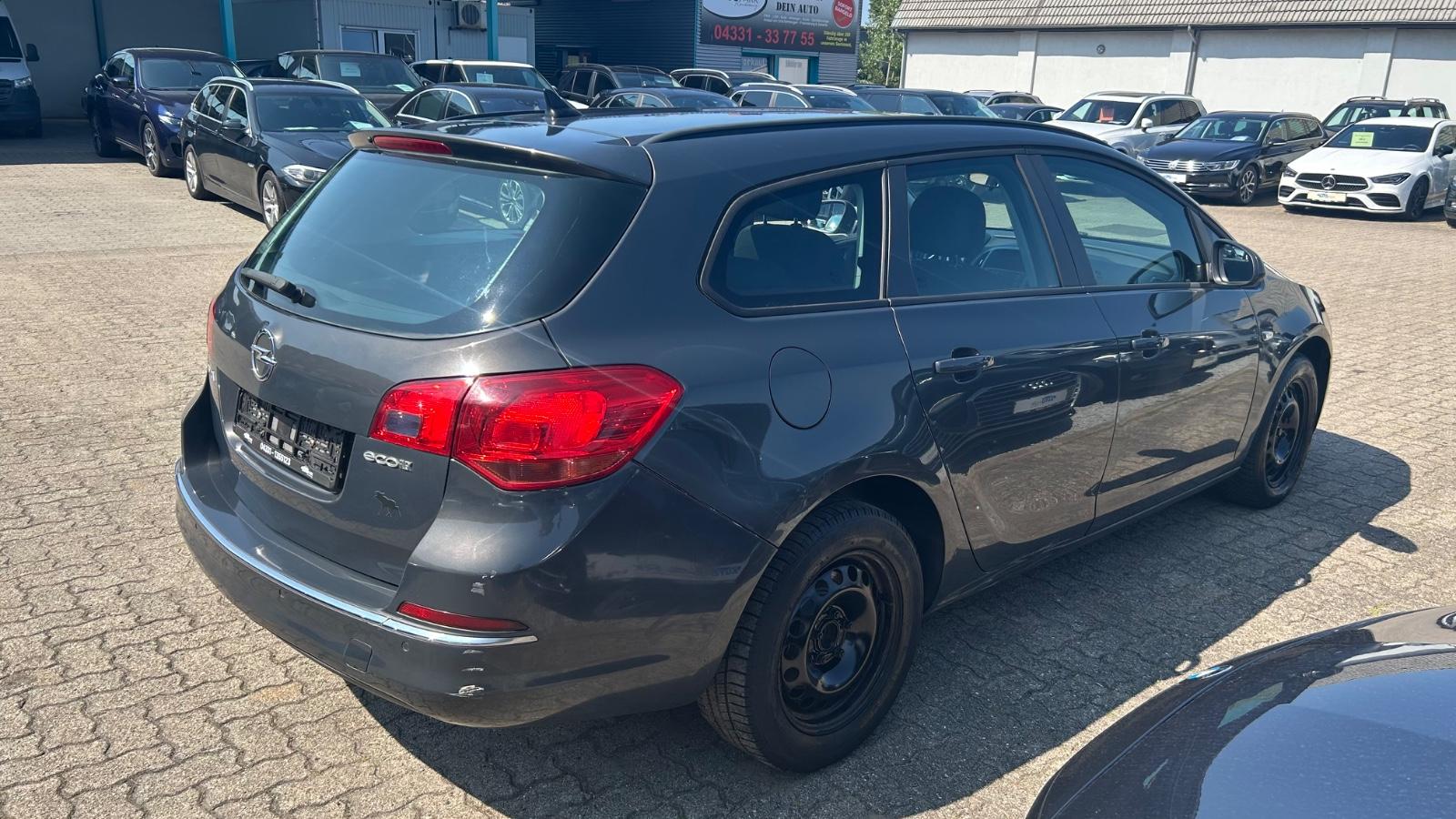 Opel Astra 2012 — photo 6