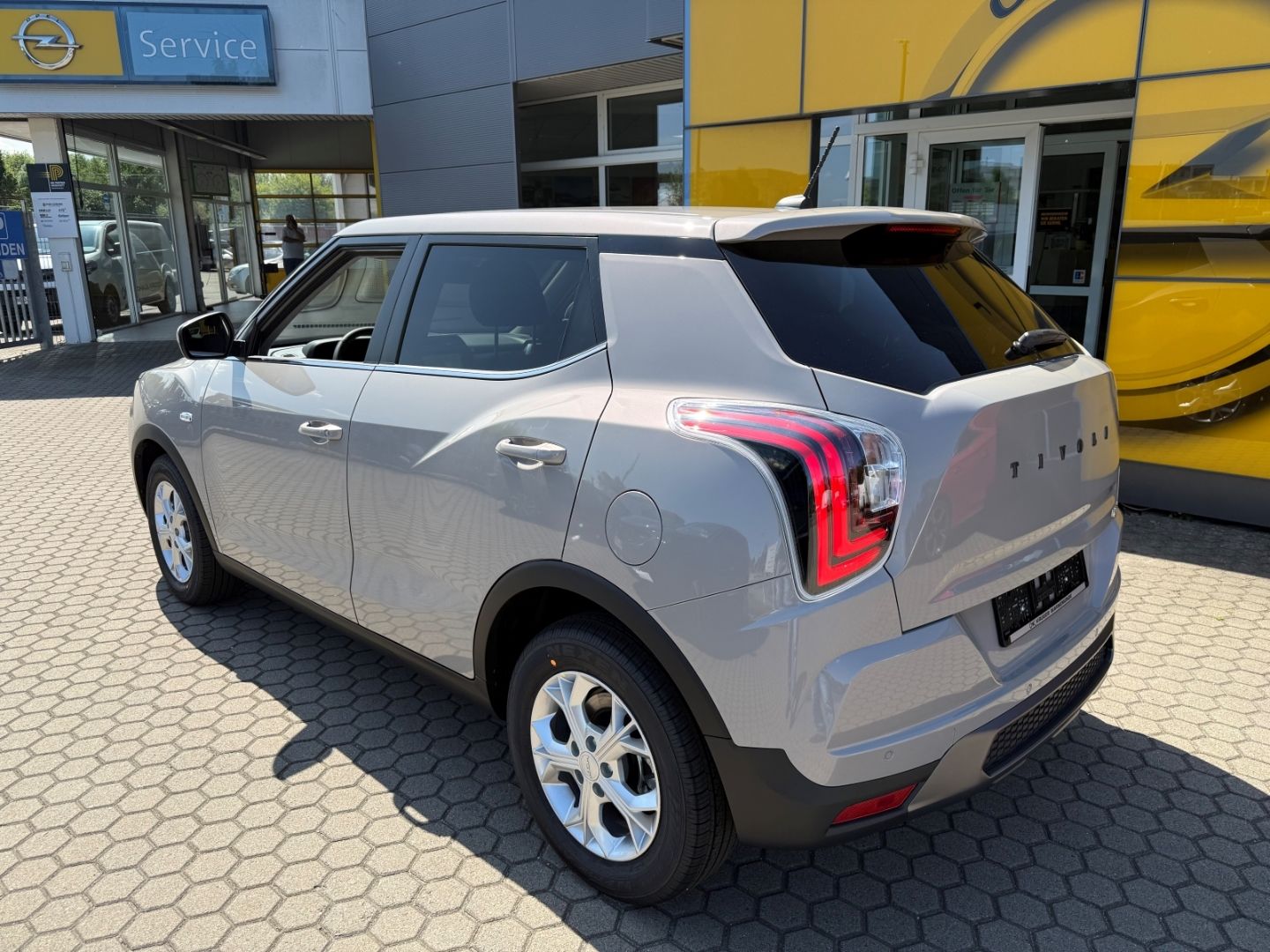 Fahrzeugabbildung KGM Tivoli Nomad 6/AT 2WD Sitzheizung+Rückfahrkamera