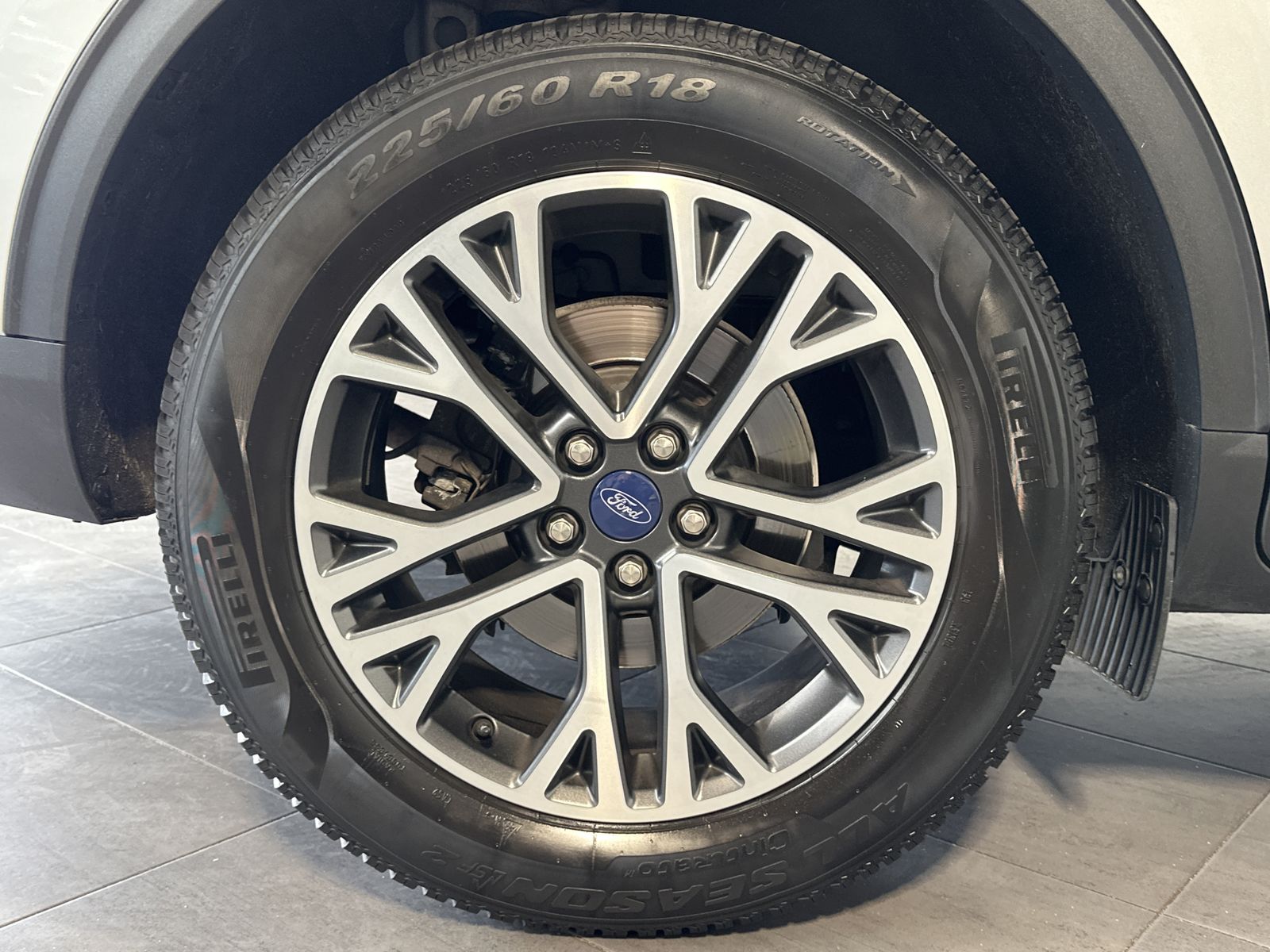 Fahrzeugabbildung Ford Kuga 2.0 EB 4x4 Titanium Aut. NAV+LED+PANO+TEMPO