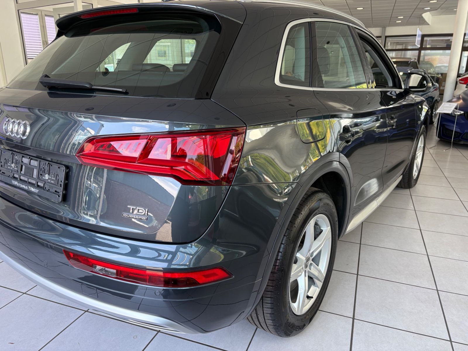 Fahrzeugabbildung Audi Q5 quattro sport