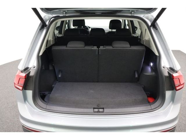 Fahrzeugabbildung Volkswagen Tiguan Allspace Life DSG ACC AHK 7Sitze LED