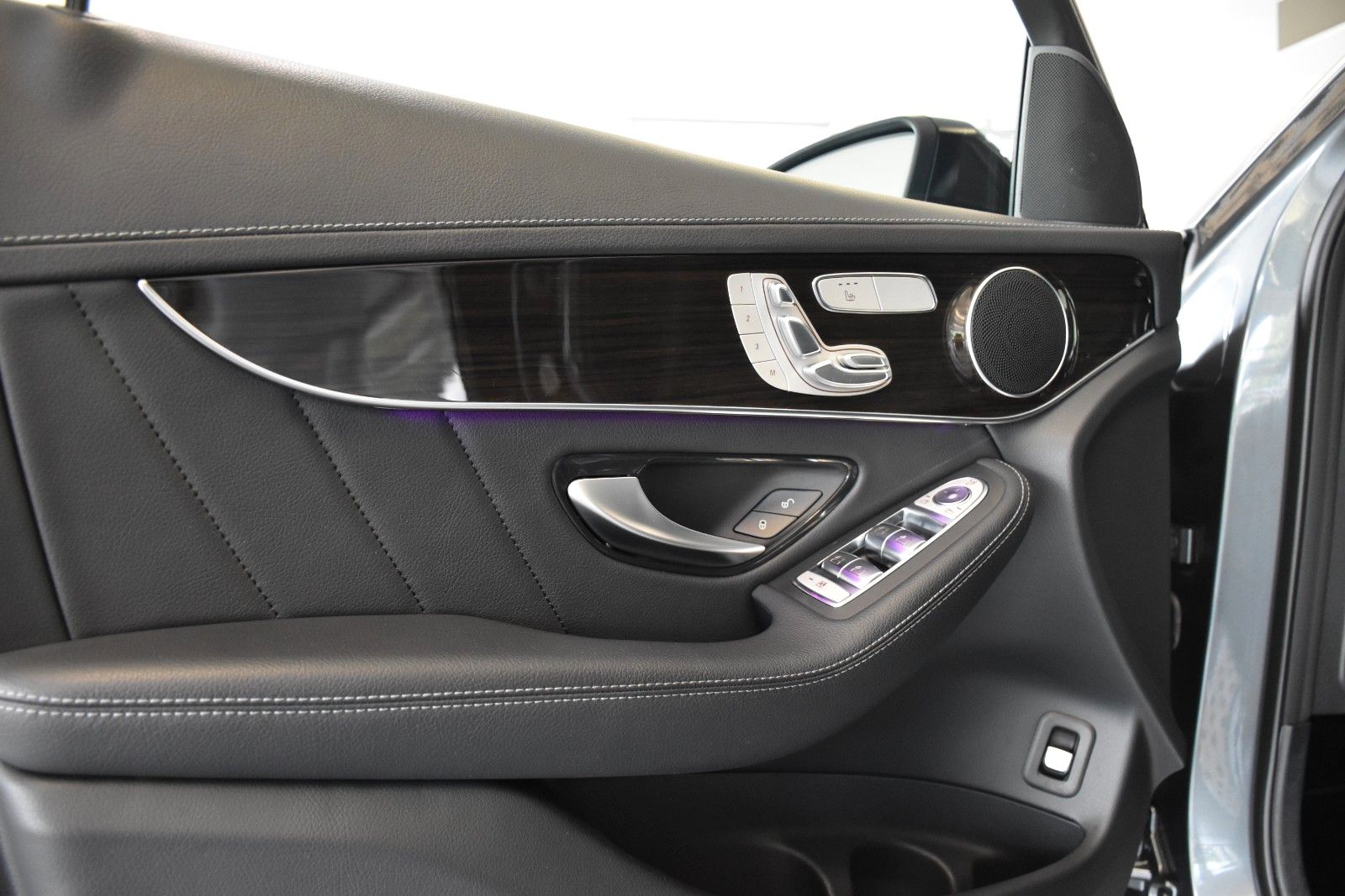 Mercedes-Benz GLC 300 de 4Matic 9G AMG LINE GID.TACHO AHK LED foto 15