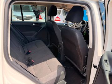 Volkswagen Tiguan - 12