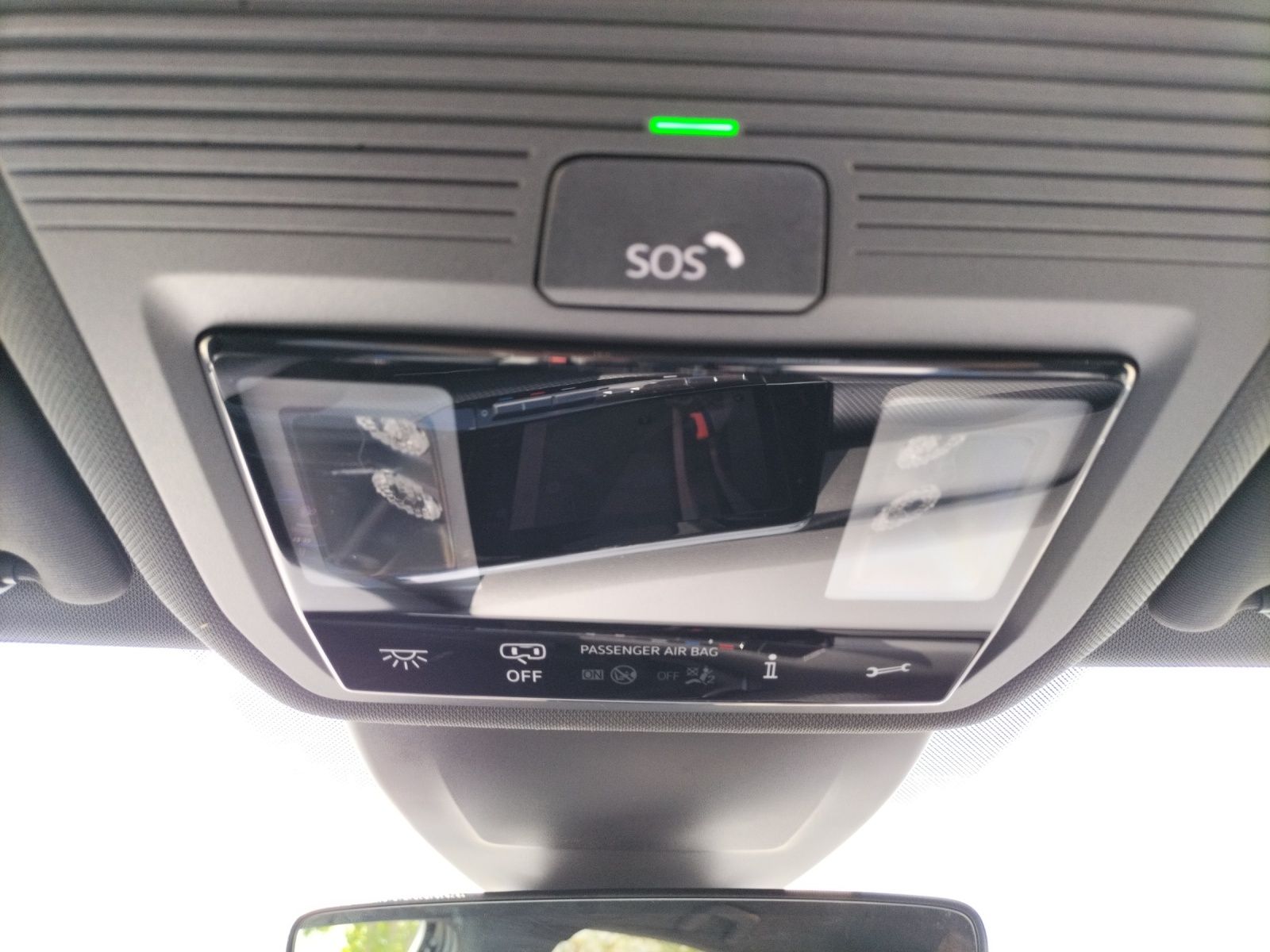 Fahrzeugabbildung Volkswagen Golf VIII R 4M  DSG Matrix Navi Harman AID ACC R