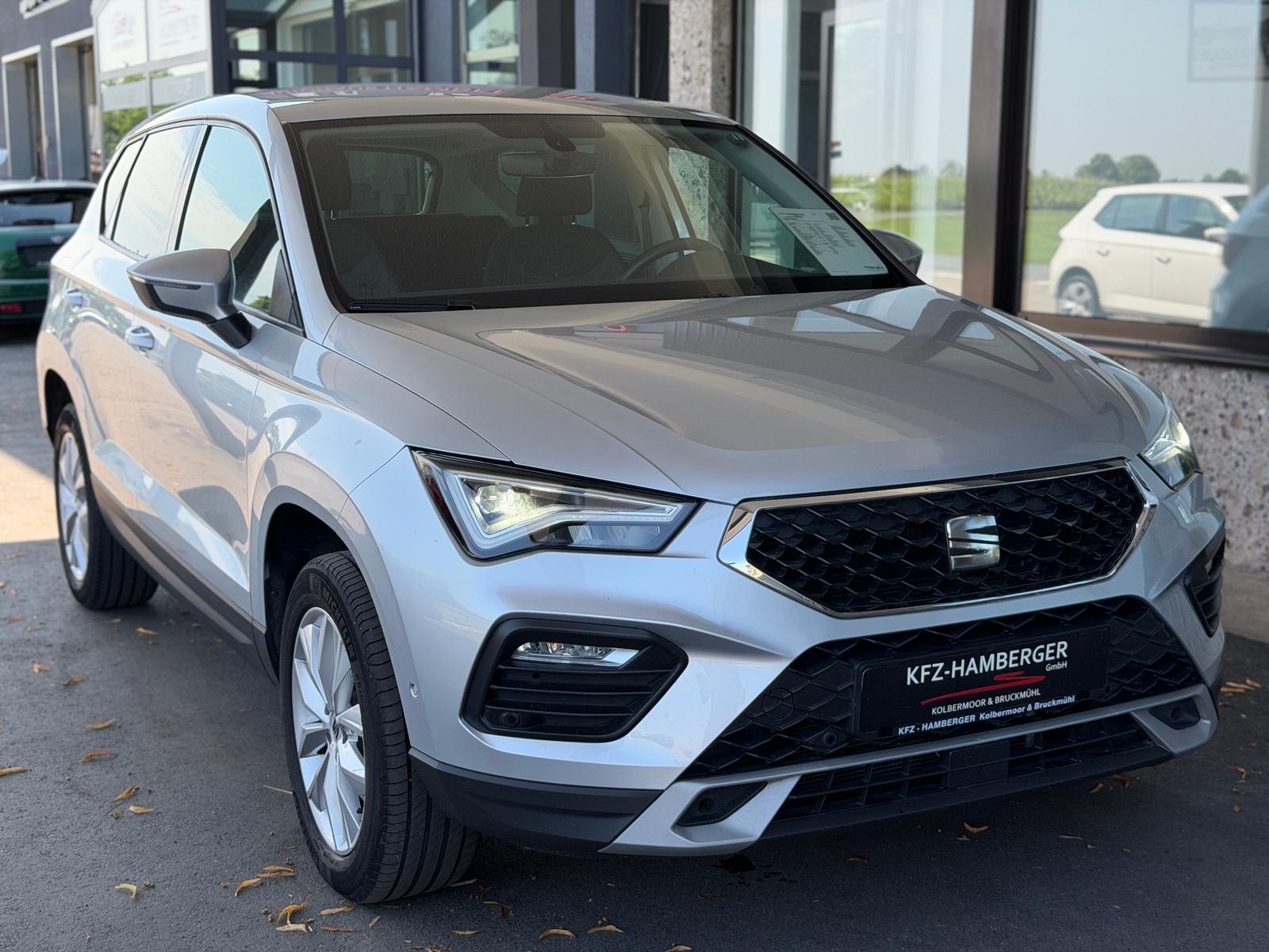 Seat ATECA STYLE 1.5 TSI DSG NAVI SHZ PDC CARPLAY LED