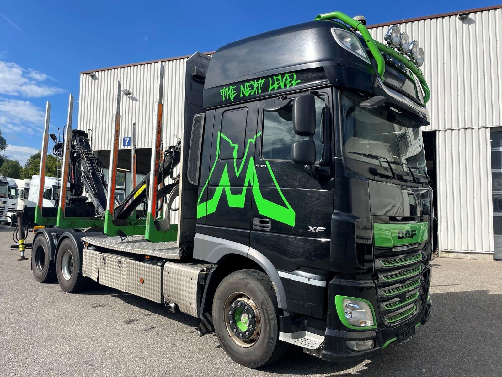 DAF FAT XF 530 SSC, Holztransport, Greifer mit Säge